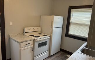 3 beds, 2 baths, $1,400