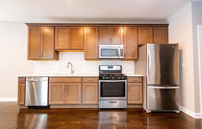 1075 W POLK ST