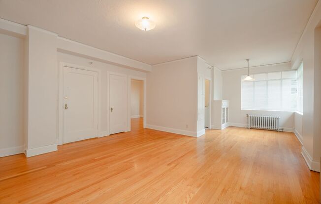 2 beds, 1 bath, 825 sqft, $1,930, Unit 401