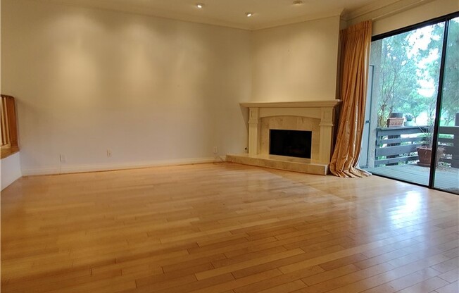 21820 Marylee St Unit 240