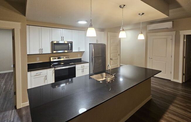 2 beds, 2 baths, 1,148 sqft, $2,450, Unit 201