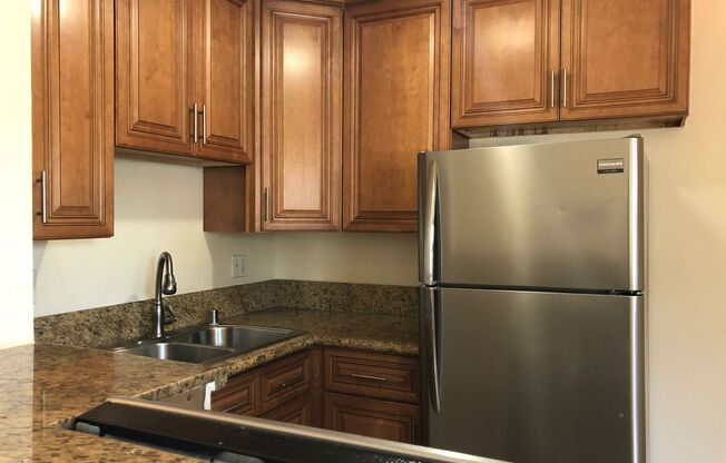 Beautiful Upgraded Studio apartment in the heart of Pacific Beach!
