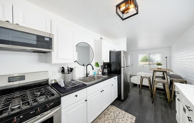 1 bed, 1 bath, 700 sqft, $1,297, Unit 1131-D