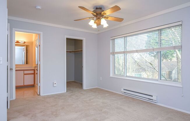 Great Location! 2 bedroom, 2.5 Bathroom Townhouse in Orchard Hills!!