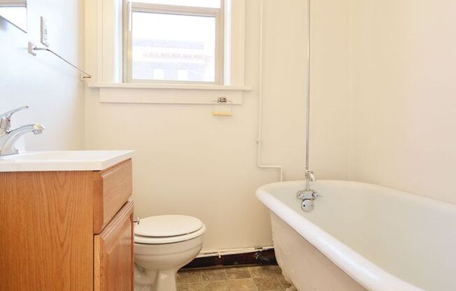 1 bed, 1 bath, 410 sqft, $995, Unit 5 - 128 - 201