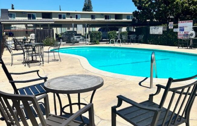 1 bed, 1 bath, 704 sqft, $1,425, Unit 32