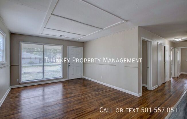 713 ELLEN DR