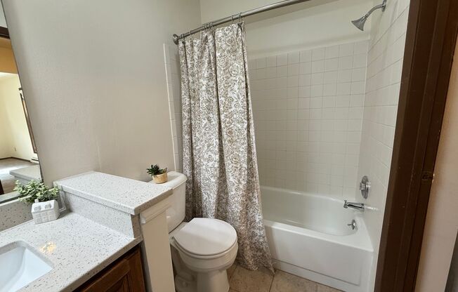 2 beds, 1 bath, 965 sqft, $1,595, Unit 7749CA