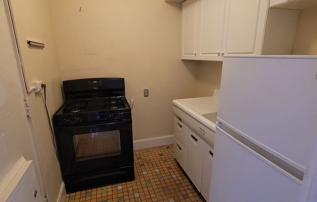 1 bed, 1 bath, $1,075, Unit 404