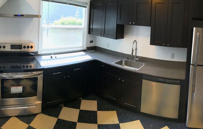 2 beds, 1 bath, 801 sqft, $1,799, Unit 3030-10