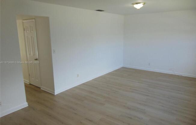 1854 SW 81 LN