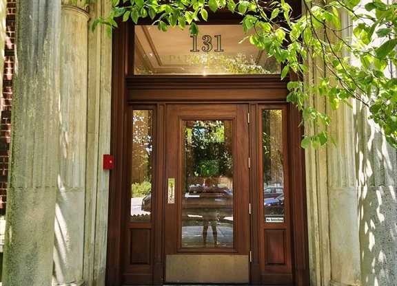 2 beds, 1 bath, 500 sqft, $2,800, Unit 12