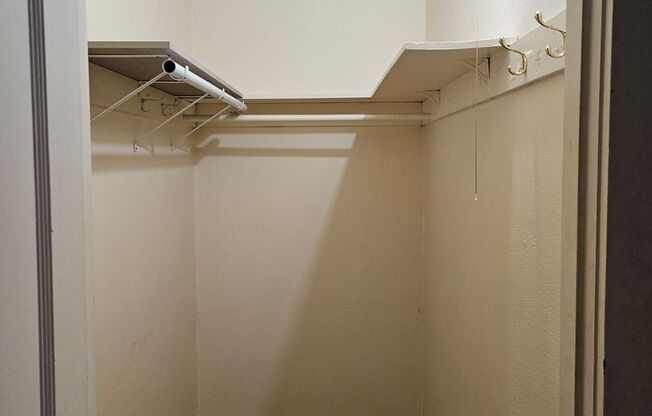 Broadway Crest Apartments