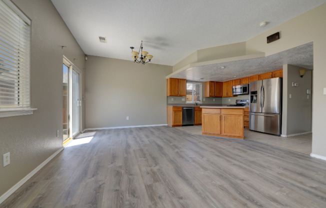 7312 EAGLE VW AVE NE
