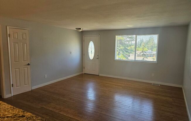 Cascade Renton area - 3 bedroom 2 bathroom rambler home - Available NOW!!