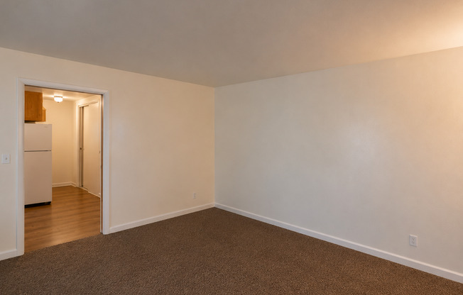 1 bed, 1 bath, $1,100, Unit 19