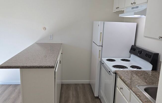 1 bed, 1 bath, 450 sqft, $1,750, Unit 55-30A