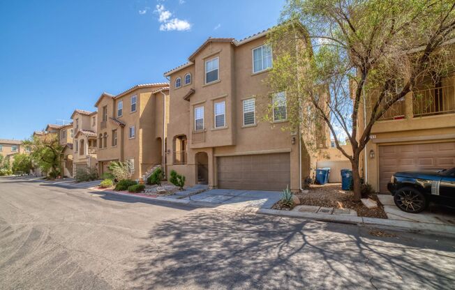 MOVE IN READY LOVELY 4-BED 3.5-BATH HOME!