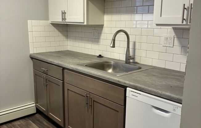 1 bed, 1 bath, 714 sqft, $1,025, Unit 304-102