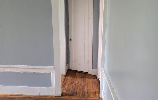 2 beds, 1 bath, 700 sqft, $3,104, Unit 4F
