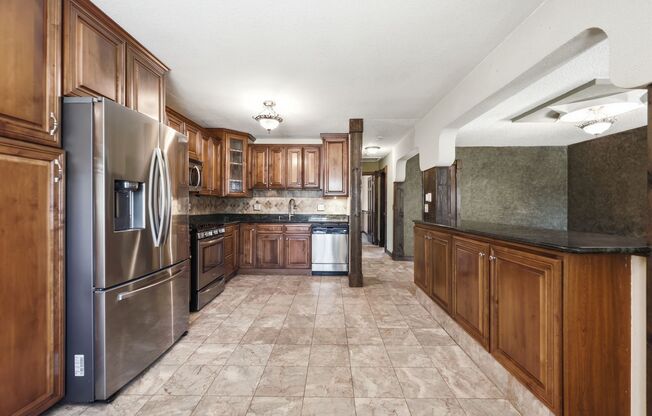 3137 W 20 AVE