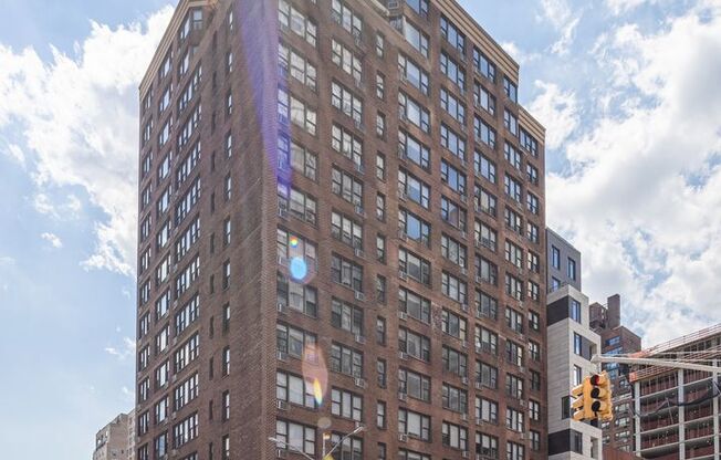 1 bed, 1 bath, 702 sqft, $5,100, Unit 008A