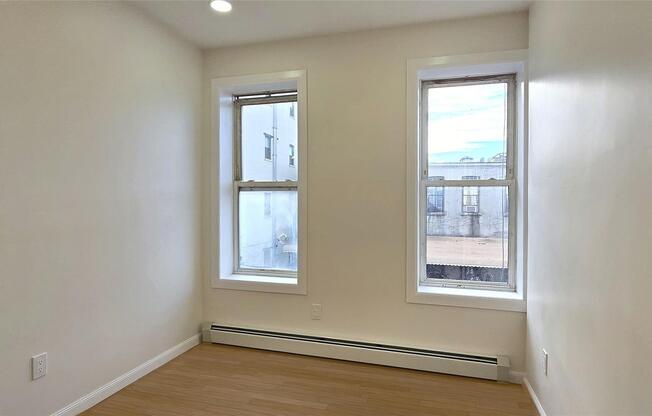 380 VAN SICLEN AVE