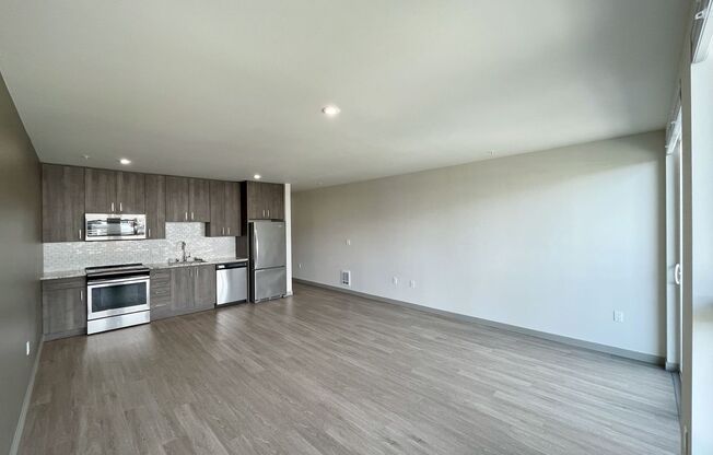 1 bed, 1 bath, 696 sqft, $1,825, Unit 610