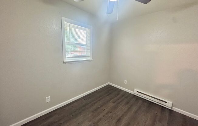3 beds, 1 bath, 738 sqft, $1,195, Unit 207