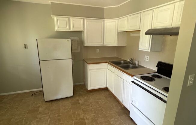 2 beds, 1 bath, 720 sqft, $900, Unit 5