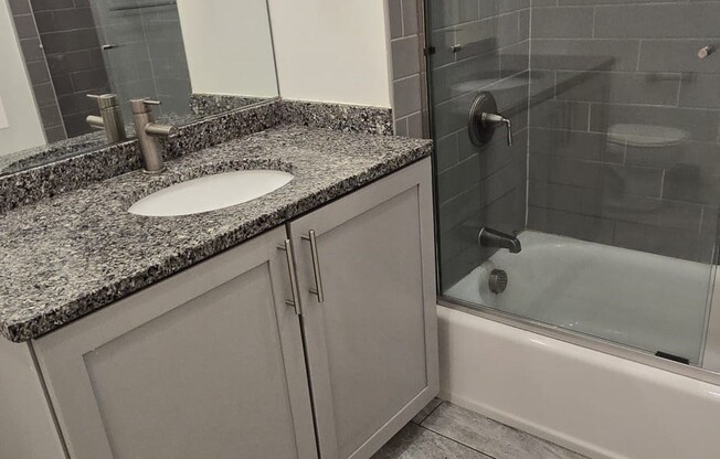 2 beds, 1 bath, $2,100, Unit 201