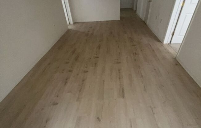 University Woods- Room available for rent! Application fee credited back to first full month's rent!!