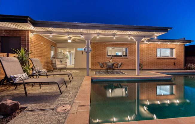 Fully furnished Tempe home with gorgeous backyard!