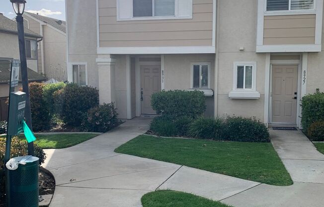 3 bedroom, 2 1/2 bath townhome located near the 125 & 94 freeway