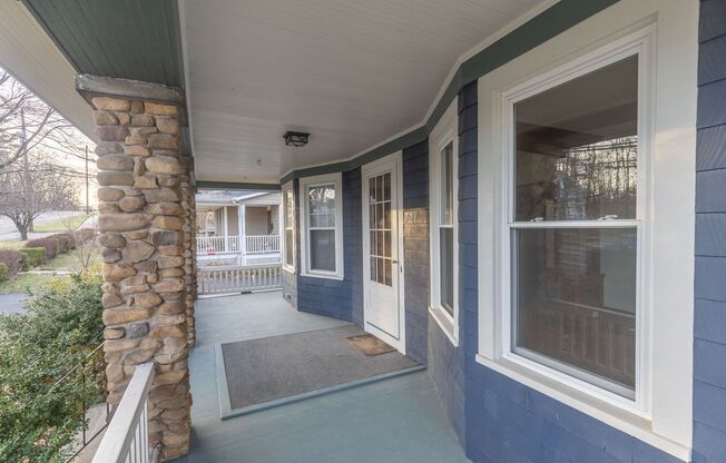 3 Bedroom Home Walking Distance to Wallingford Center