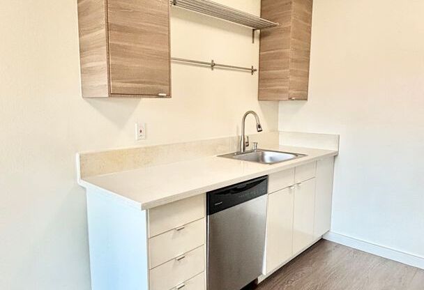 2 beds, 1 bath, 750 sqft, $1,535, Unit 1436