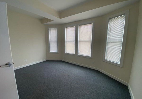 3 beds, 1 bath, 2,813 sqft, $2,600, Unit 1