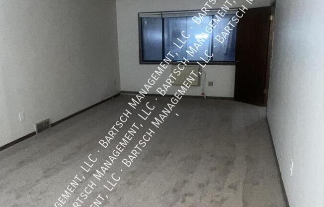 4135 N 104 ST