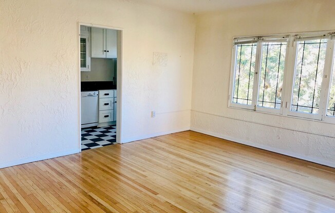 1 bed, 1 bath, 590 sqft, $2,095, Unit 13