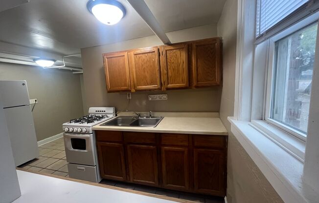 1 bed, 1 bath, 600 sqft, $928, Unit 1