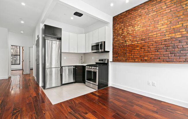 205 E 115 ST