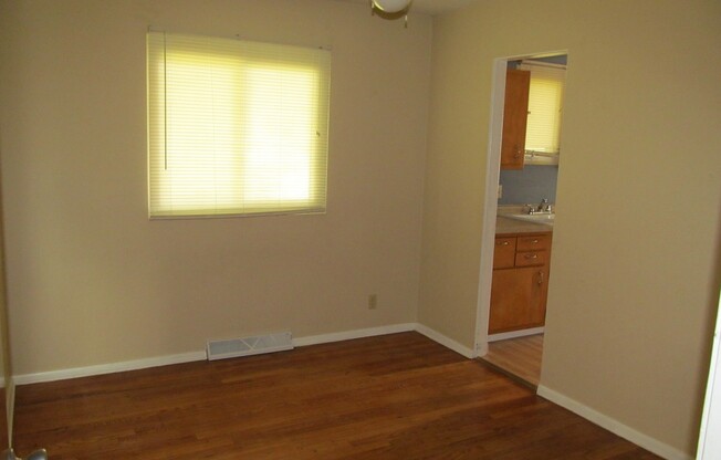 3 beds, 1 bath, $1,200