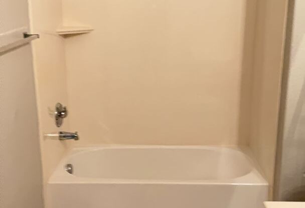 2 beds, 2 baths, $1,675, Unit # 1013