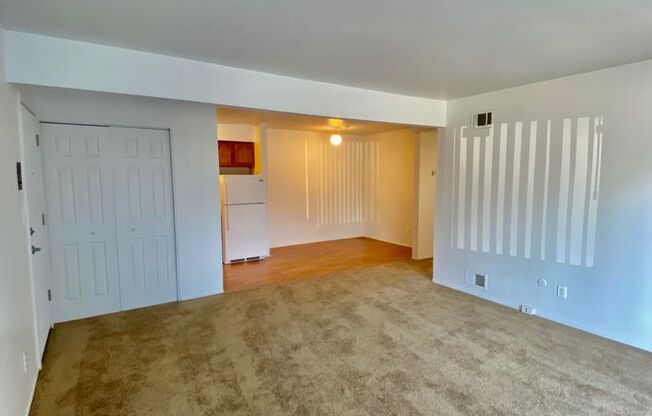 2 beds, 1 bath, 1,000 sqft, $1,295, Unit #14