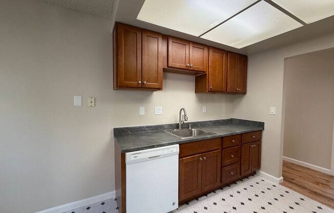 Shadow Creek Apartments