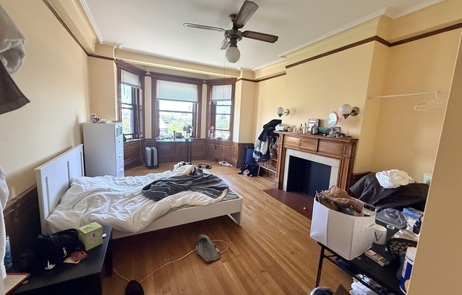1 bed, 1 bath, 628 sqft, $2,950, Unit 72