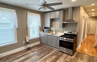 3 beds, 1 bath, 1,350 sqft, $2,750, Unit #1