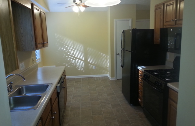 3 beds, 2 baths, $1,750