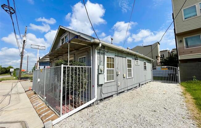 4516 KATY FWY