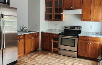 3 beds, 1 bath, $1,800, Unit 60 Main St, 1st flr